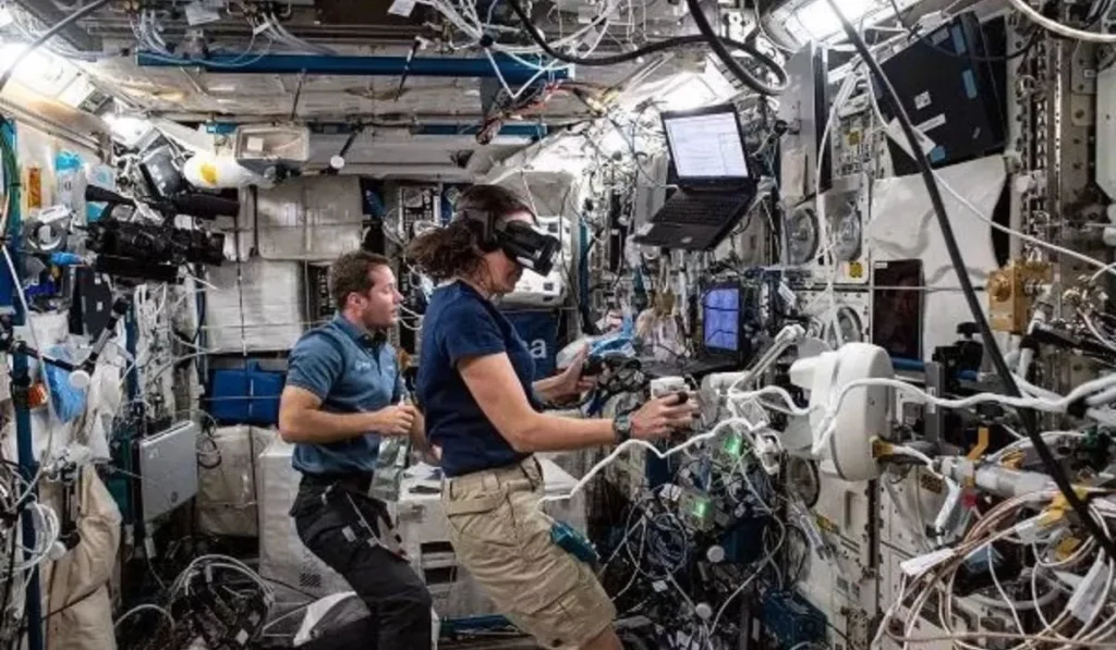 NASA and ESA to Keep a Check on Astronauts’ Mental Health with VR Headsets