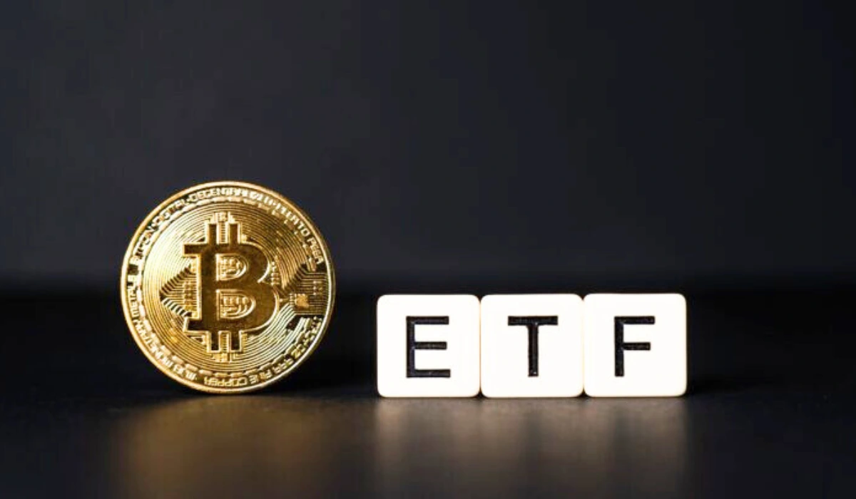 IBIT and FBTC Bitcoin ETFs Debut